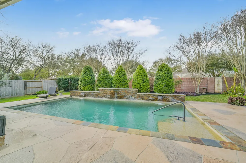 21214 Redcrest Manor Drive Richmond, TX 77406