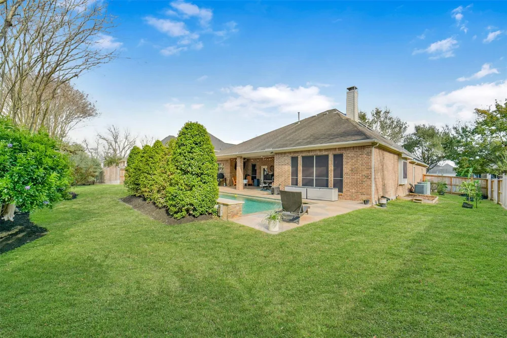 21214 Redcrest Manor Drive Richmond, TX 77406