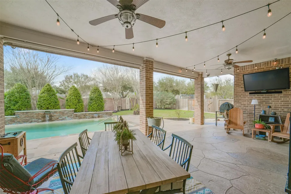 21214 Redcrest Manor Drive Richmond, TX 77406
