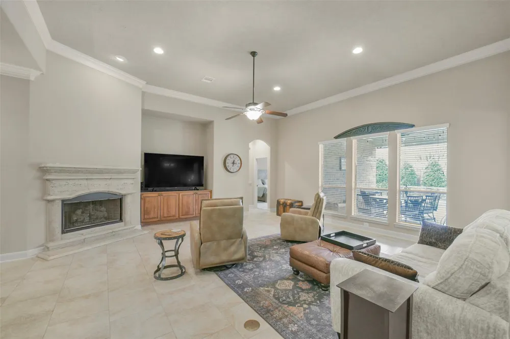 21214 Redcrest Manor Drive Richmond, TX 77406