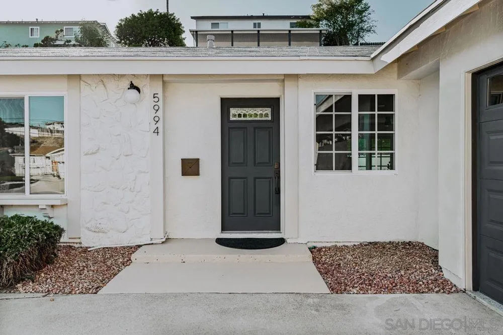 5994 Amaya Dr La Mesa, CA 91942