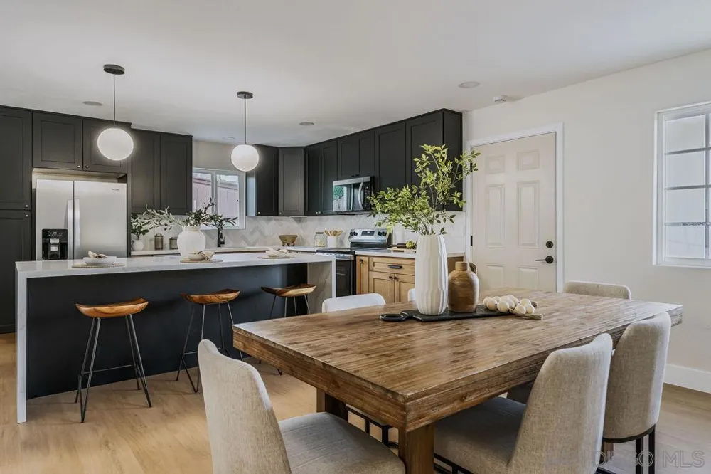 5994 Amaya Dr La Mesa, CA 91942
