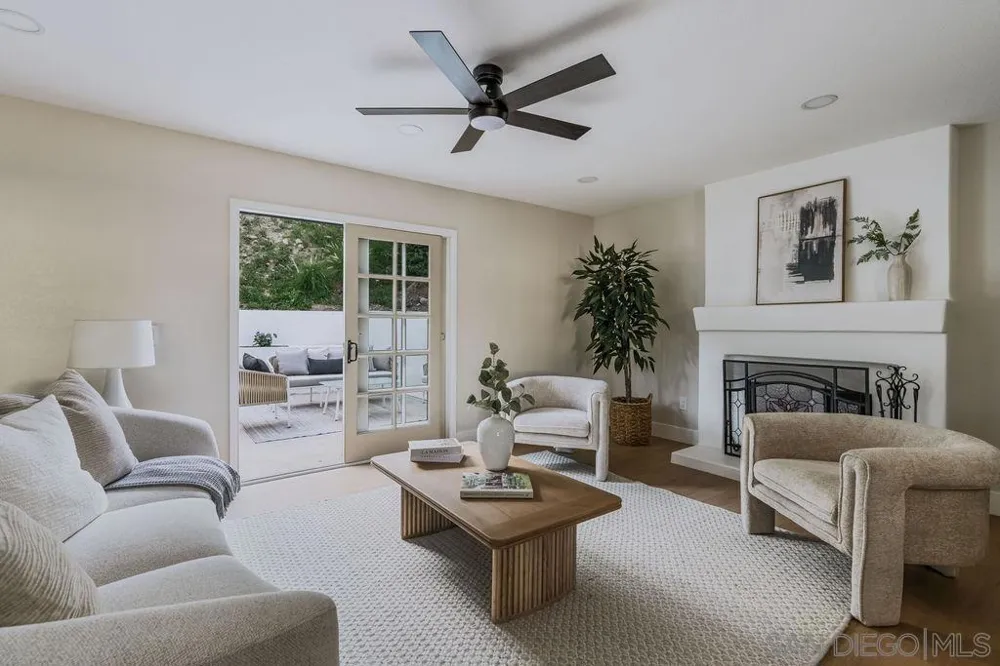 5994 Amaya Dr La Mesa, CA 91942