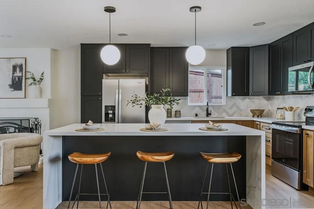 5994 Amaya Dr La Mesa, CA 91942