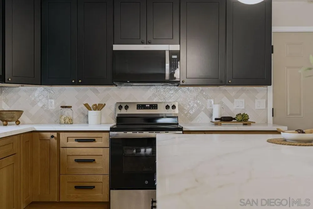 5994 Amaya Dr La Mesa, CA 91942