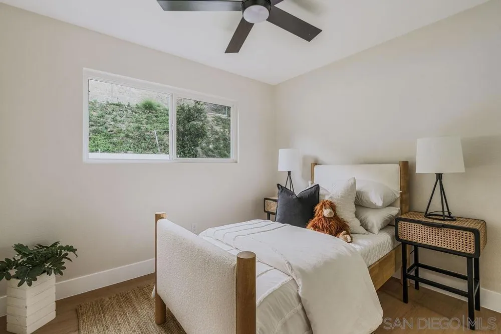 5994 Amaya Dr La Mesa, CA 91942