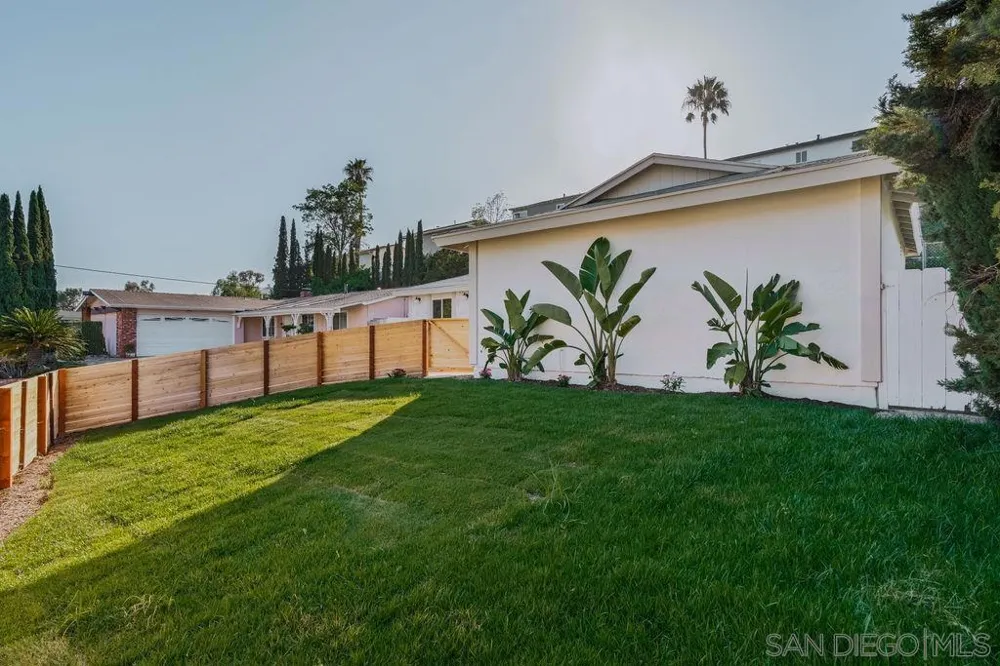 5994 Amaya Dr La Mesa, CA 91942