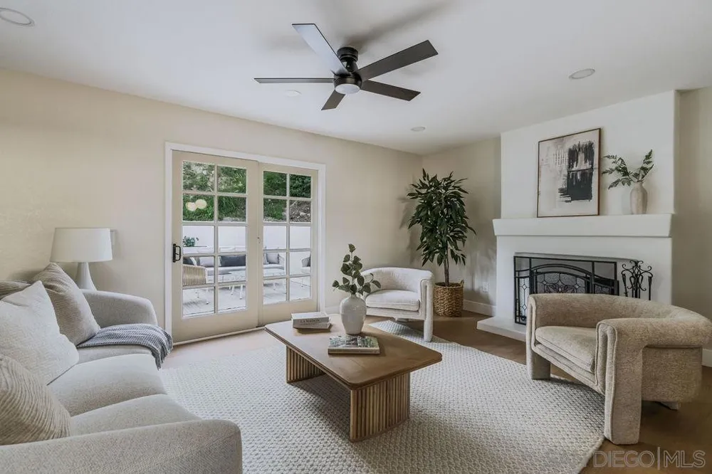 5994 Amaya Dr La Mesa, CA 91942