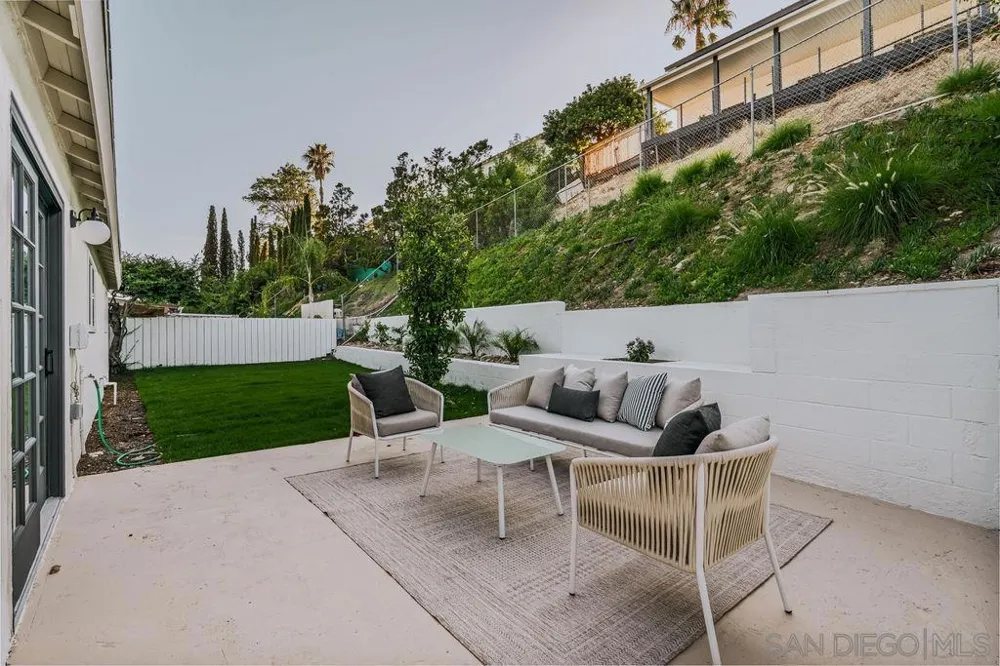 5994 Amaya Dr La Mesa, CA 91942