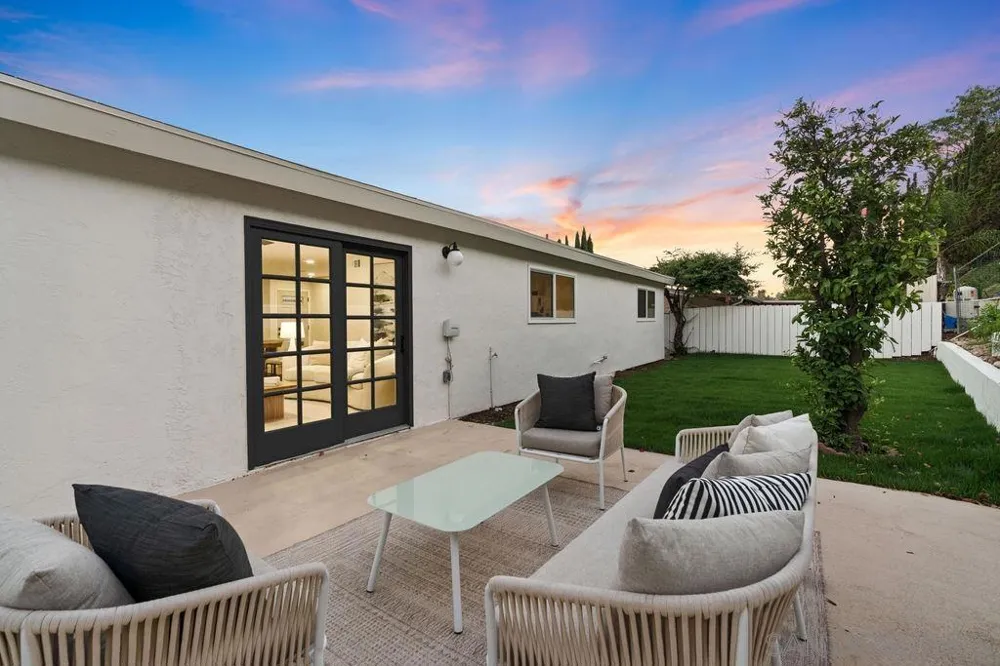5994 Amaya Dr La Mesa, CA 91942