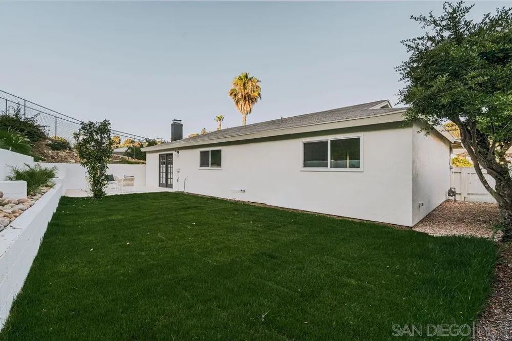 5994 Amaya Dr La Mesa, CA 91942