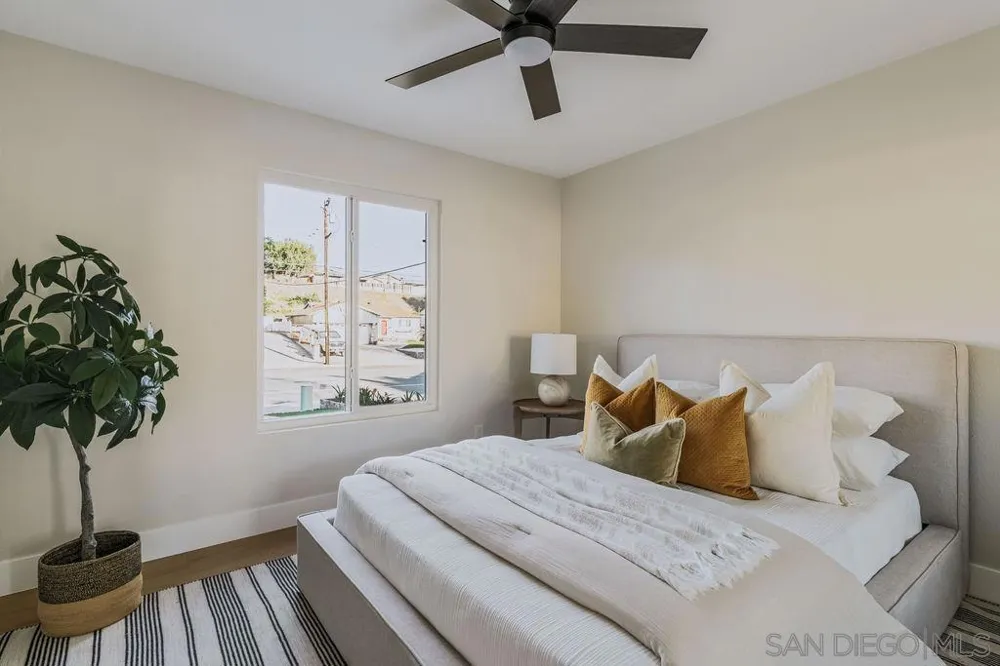 5994 Amaya Dr La Mesa, CA 91942