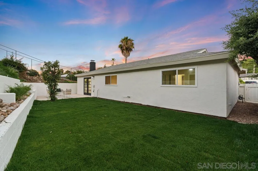 5994 Amaya Dr La Mesa, CA 91942