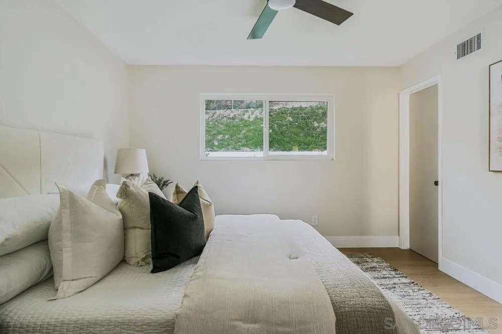 5994 Amaya Dr La Mesa, CA 91942