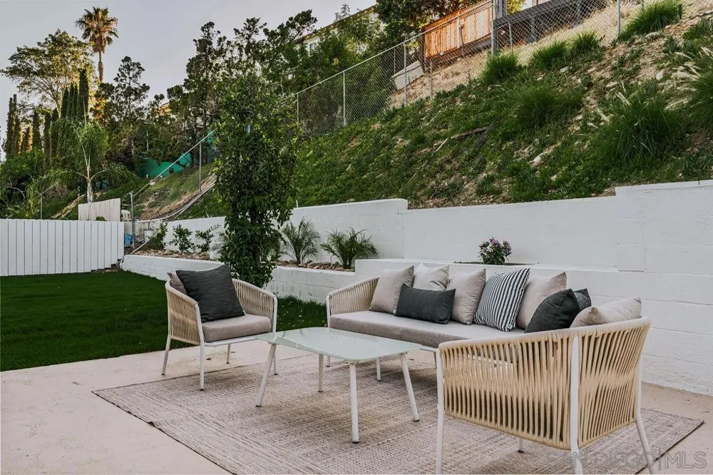 5994 Amaya Dr La Mesa, CA 91942