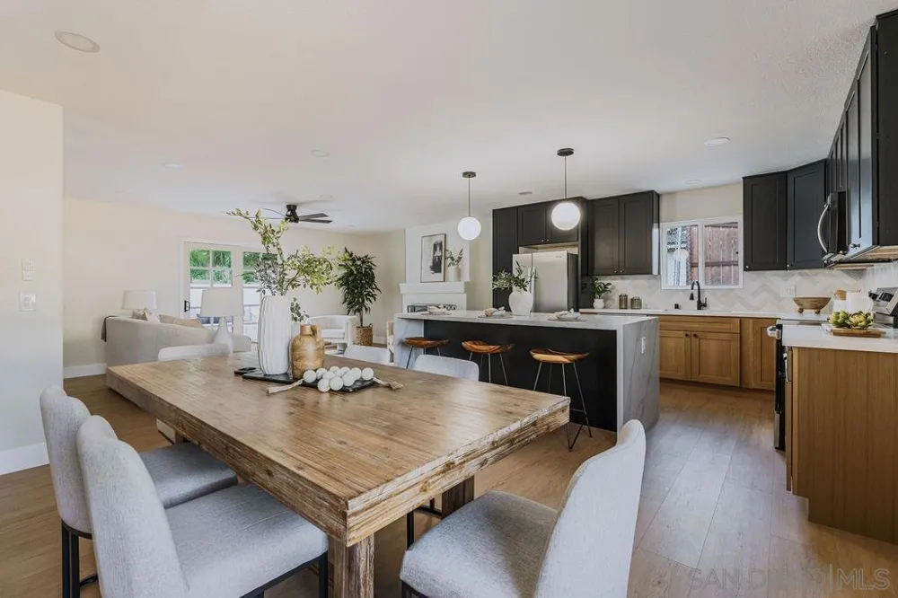5994 Amaya Dr La Mesa, CA 91942