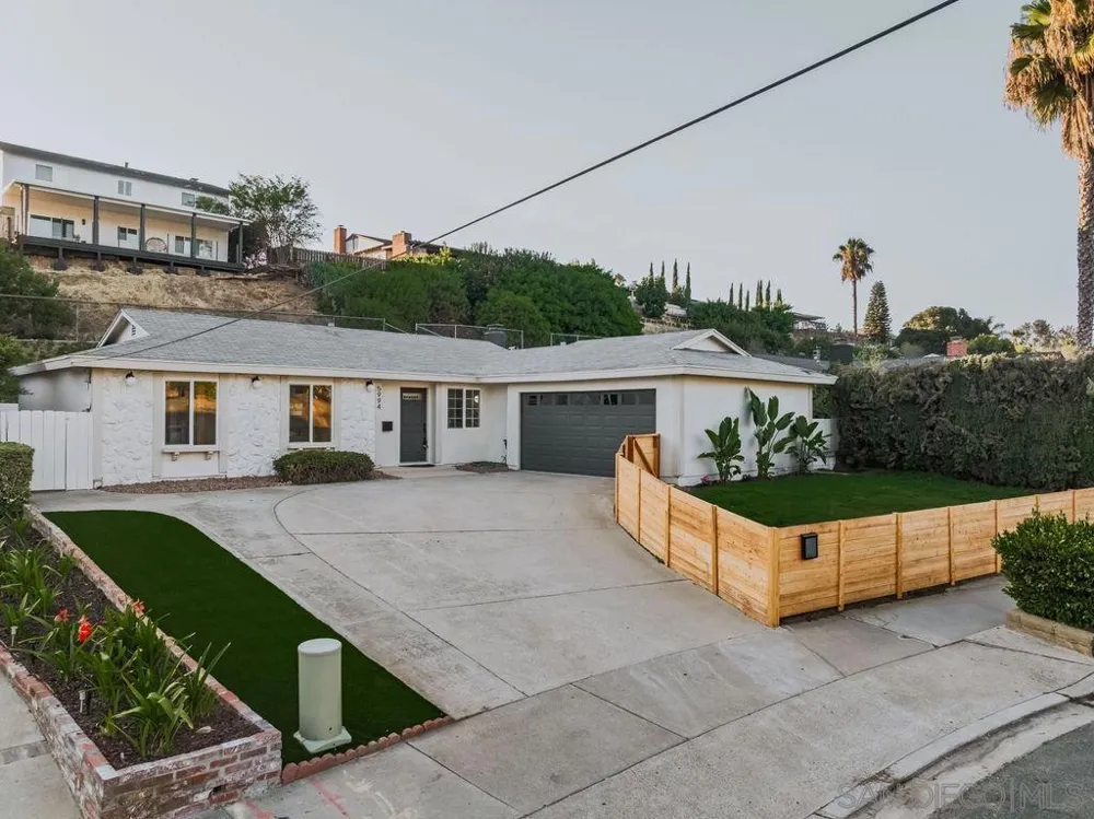 5994 Amaya Dr La Mesa, CA 91942