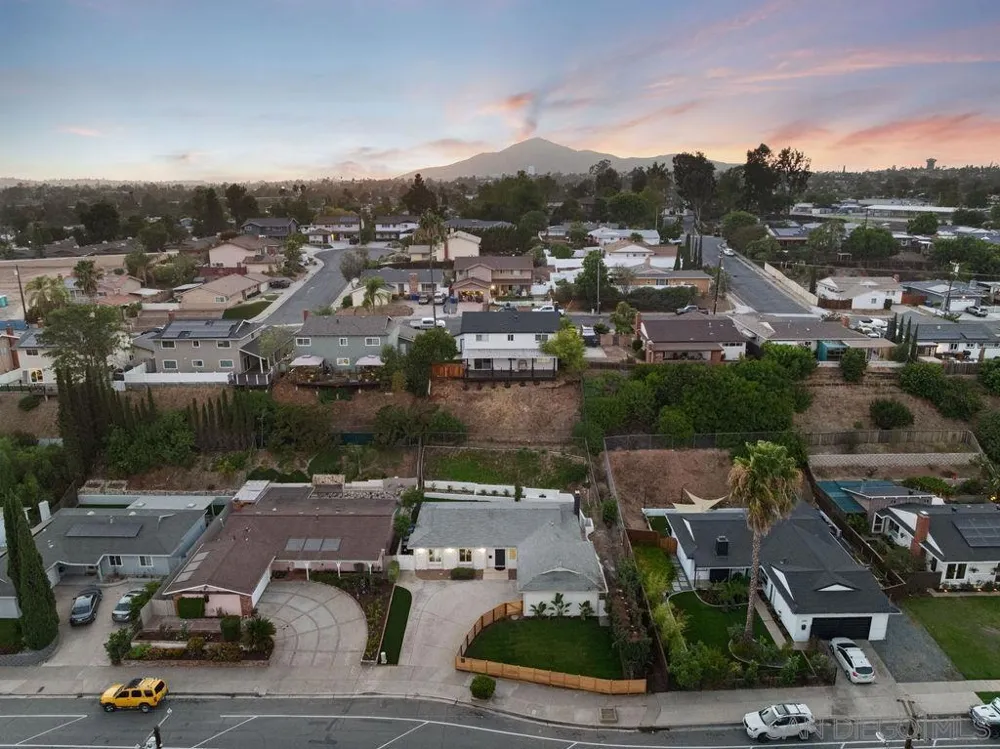 5994 Amaya Dr La Mesa, CA 91942