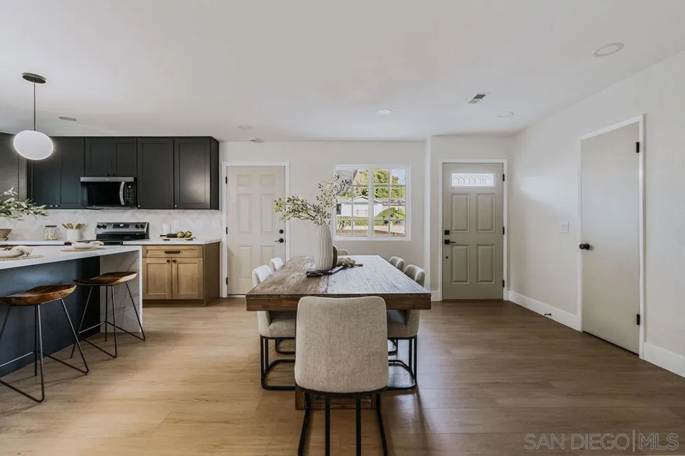 5994 Amaya Dr La Mesa, CA 91942