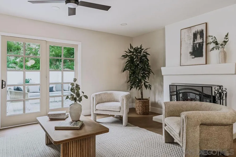 5994 Amaya Dr La Mesa, CA 91942
