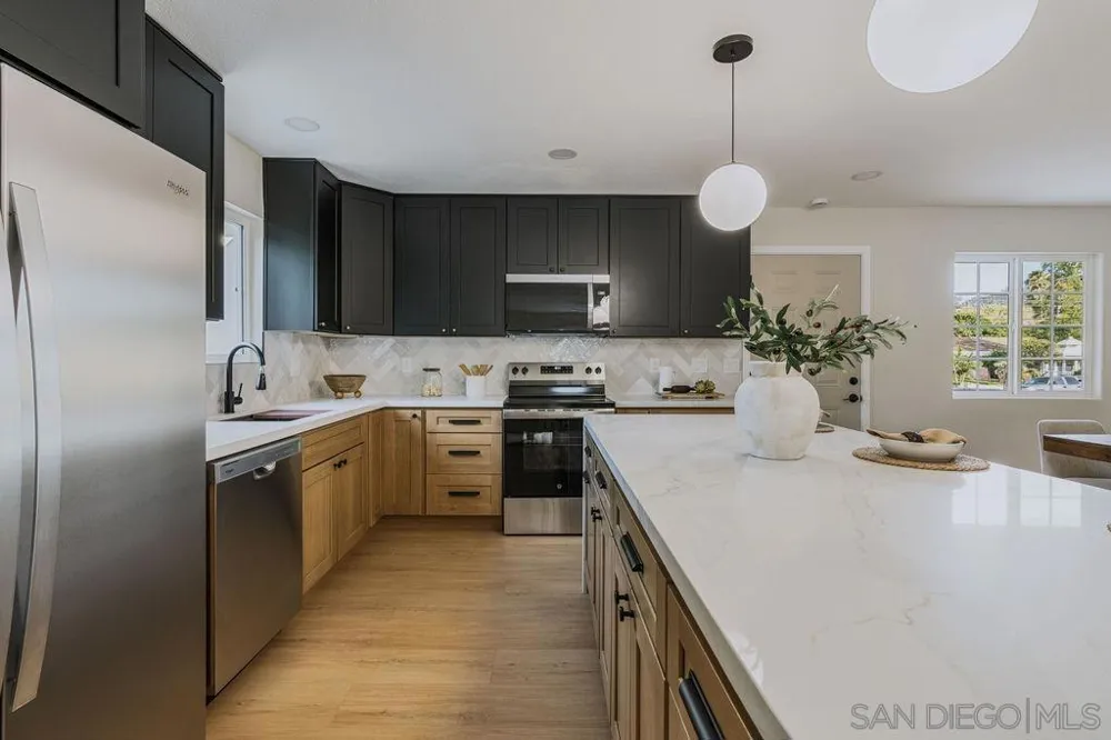 5994 Amaya Dr La Mesa, CA 91942