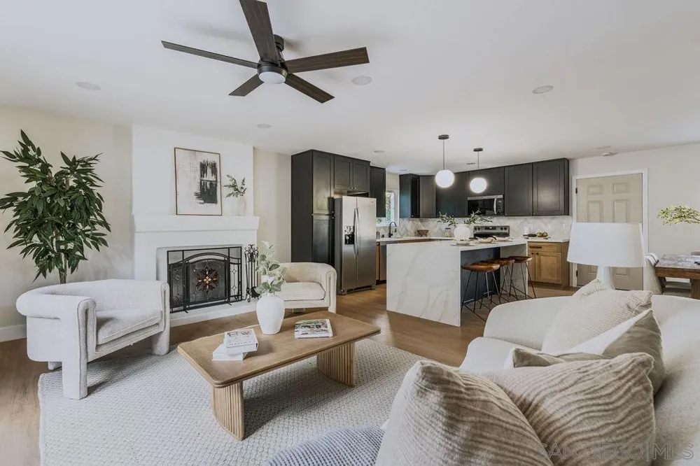 5994 Amaya Dr La Mesa, CA 91942