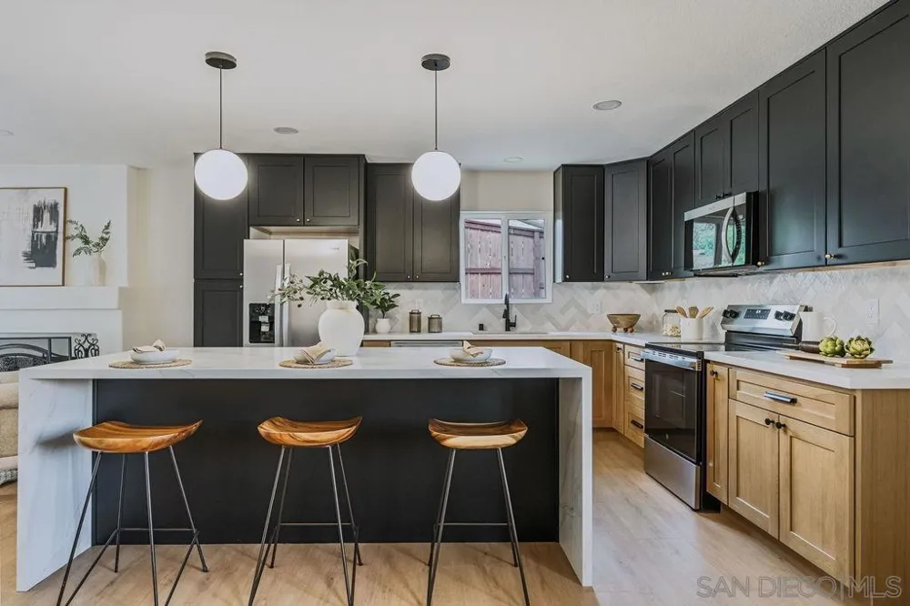 5994 Amaya Dr La Mesa, CA 91942