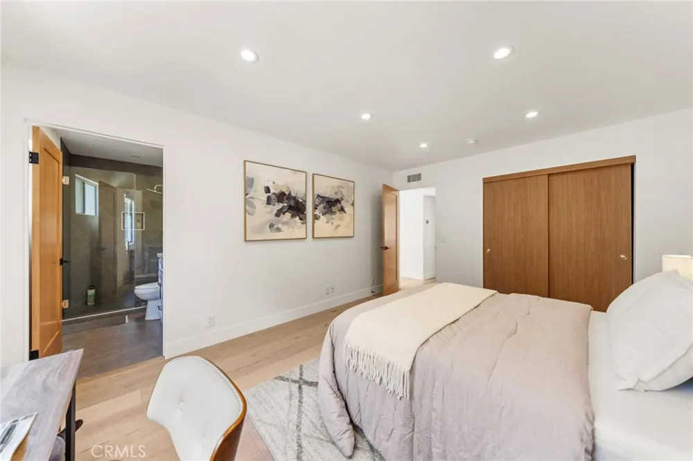 2927 Park Center Los Angeles, CA 90068