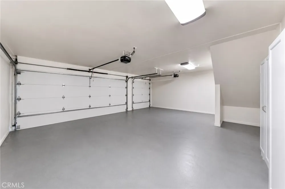 2927 Park Center Los Angeles, CA 90068