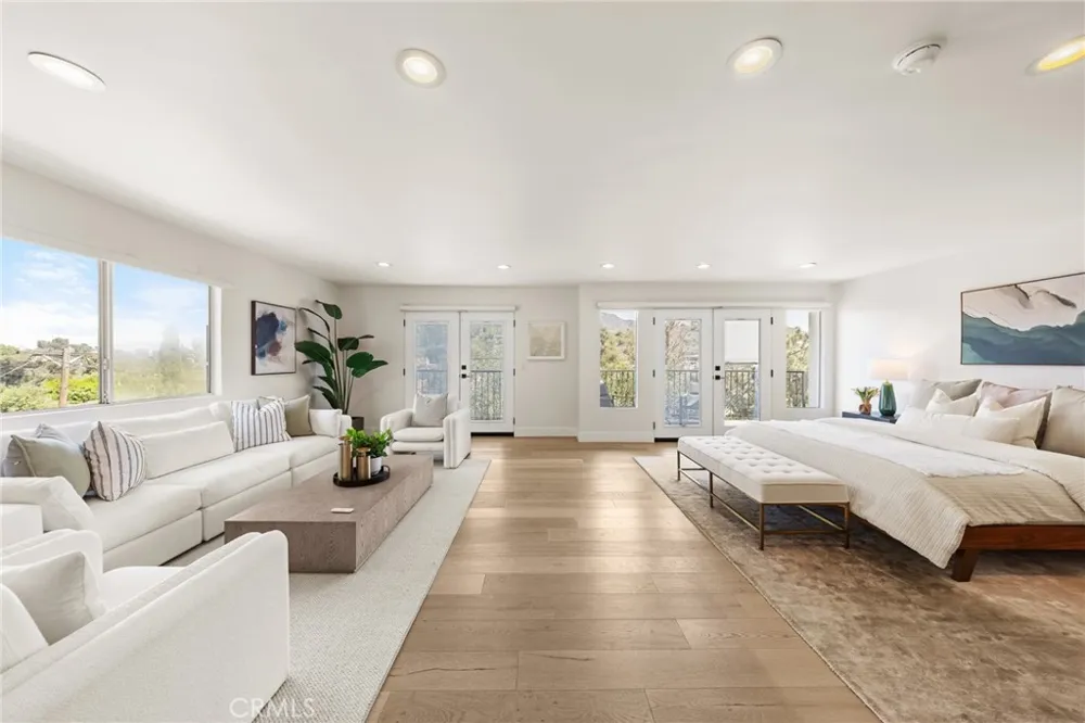 2927 Park Center Los Angeles, CA 90068