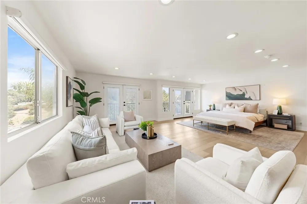 2927 Park Center Los Angeles, CA 90068