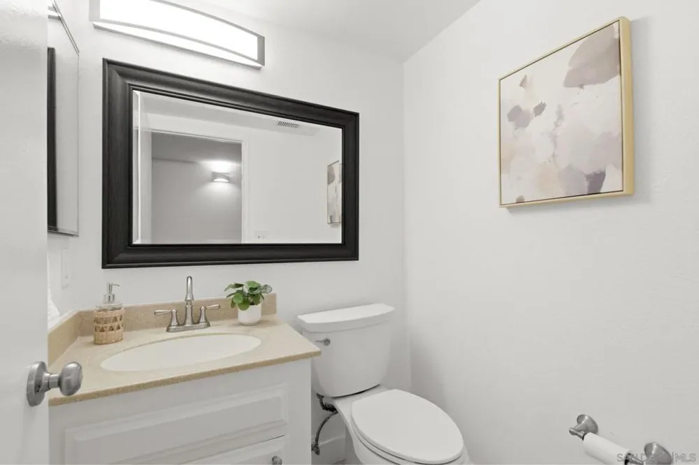 3940 Dove Street #204 San Diego, CA 92103