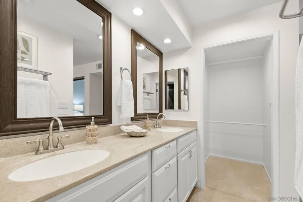 3940 Dove Street #204 San Diego, CA 92103