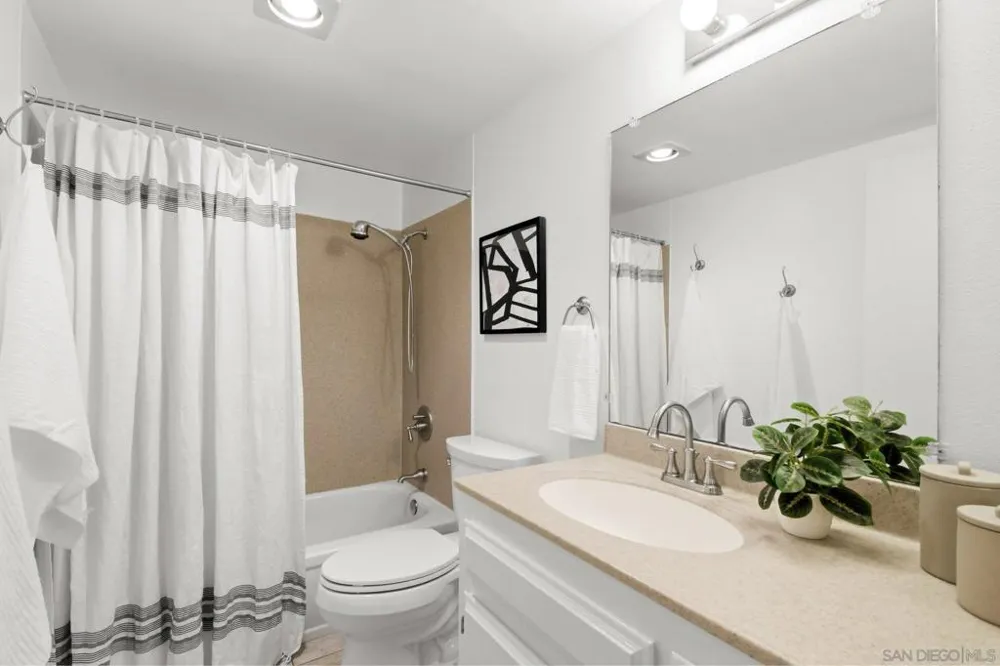 3940 Dove Street #204 San Diego, CA 92103