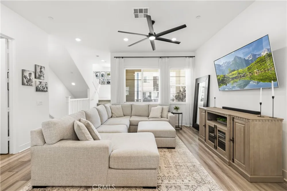 27420 Horizon View Valencia, CA 91381