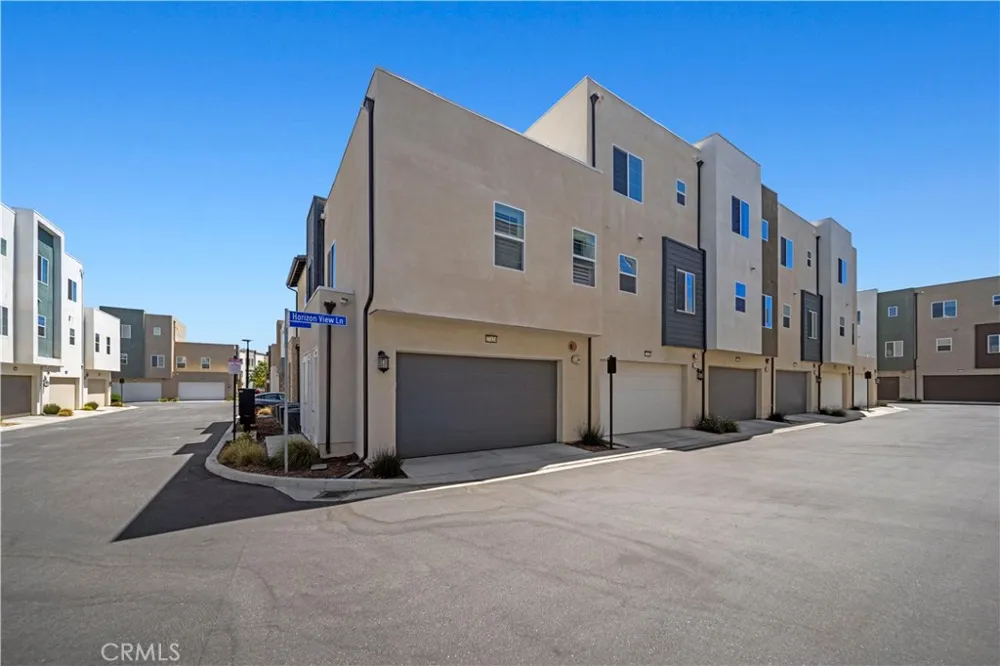 27420 Horizon View Valencia, CA 91381