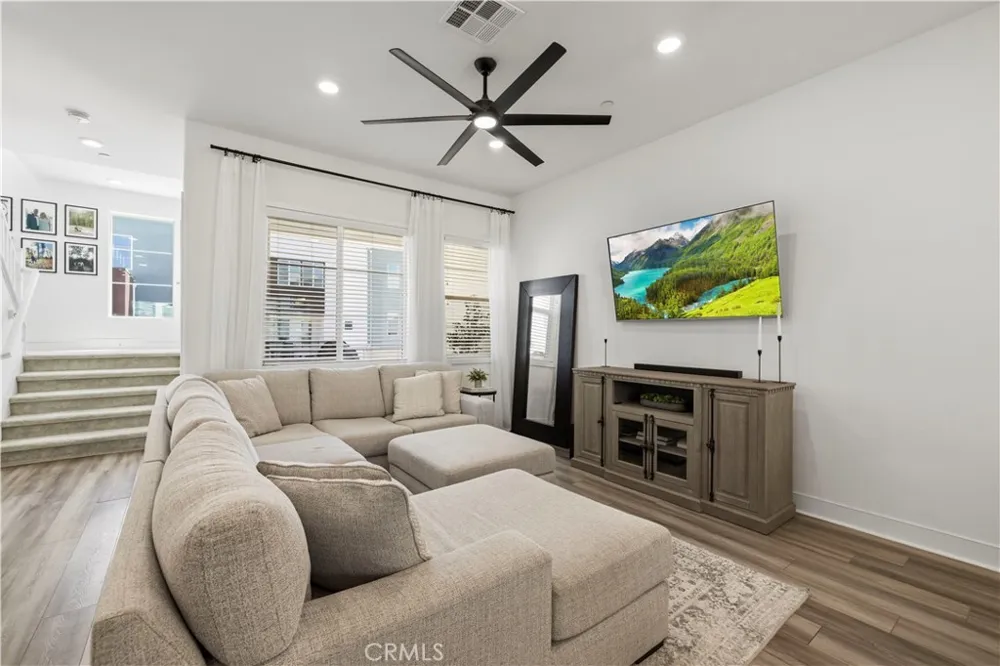 27420 Horizon View Valencia, CA 91381