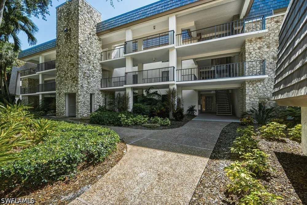 Clubhouse Drive #152 Naples, FL 34105