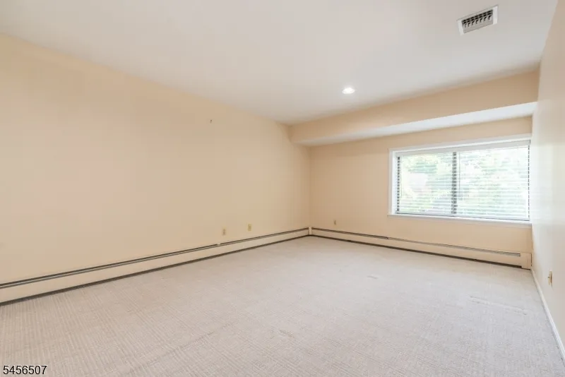19 Schindler Dr Rockaway, NJ 07866