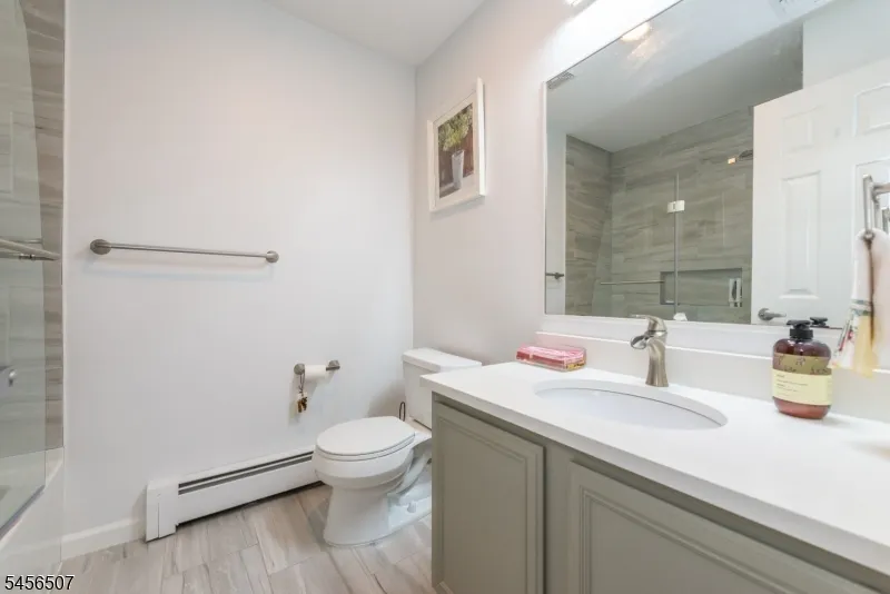19 Schindler Dr Rockaway, NJ 07866