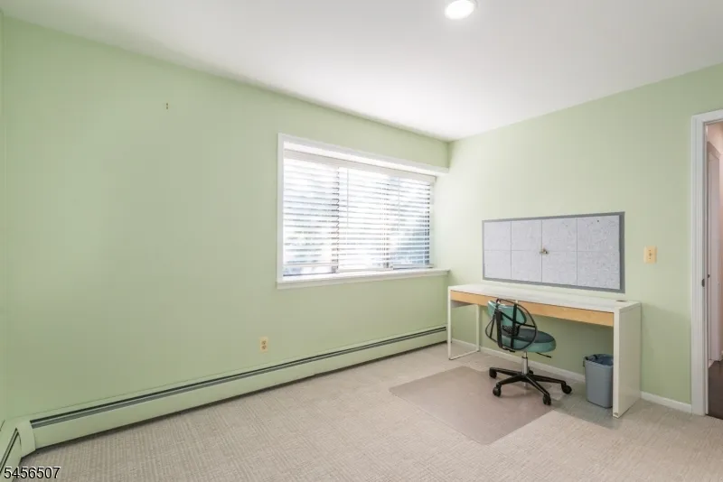 19 Schindler Dr Rockaway, NJ 07866