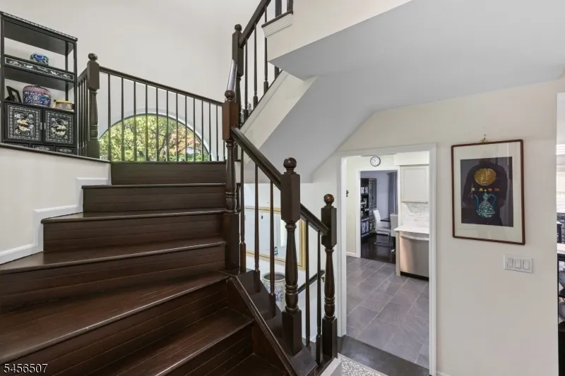 19 Schindler Dr Rockaway, NJ 07866