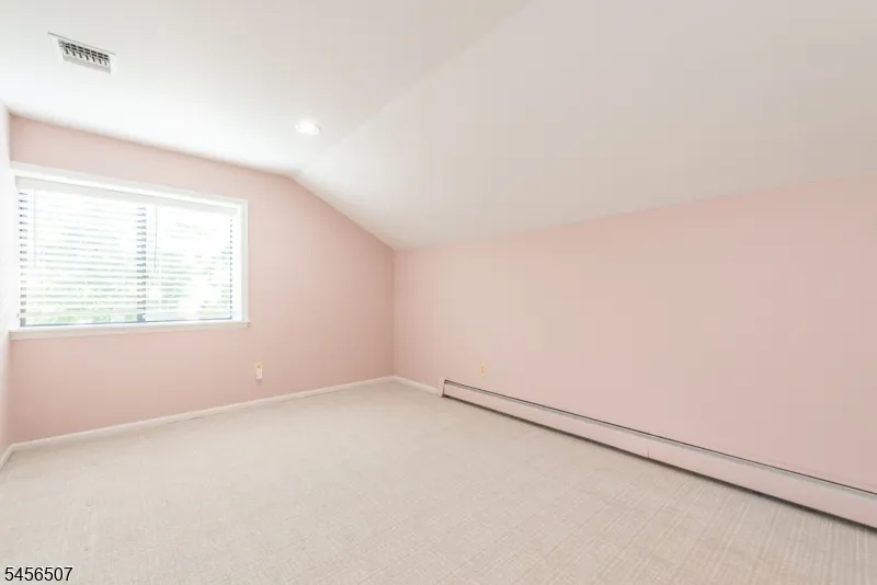 19 Schindler Dr Rockaway, NJ 07866