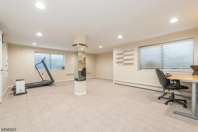 19 Schindler Dr Rockaway, NJ 07866