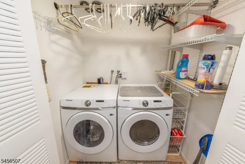 19 Schindler Dr Rockaway, NJ 07866