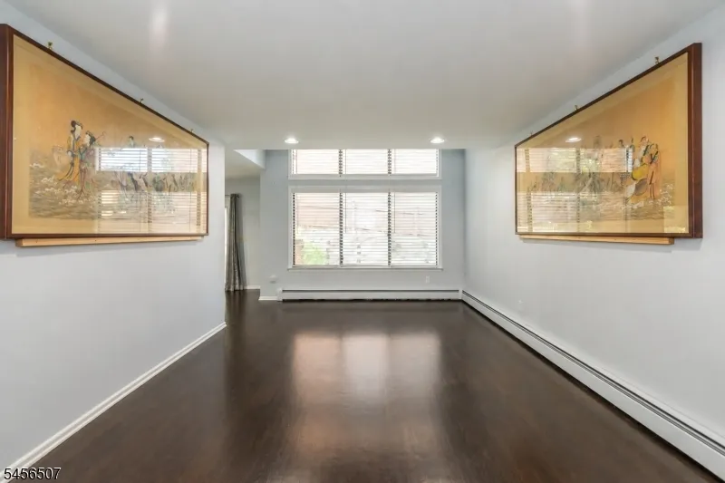 19 Schindler Dr Rockaway, NJ 07866