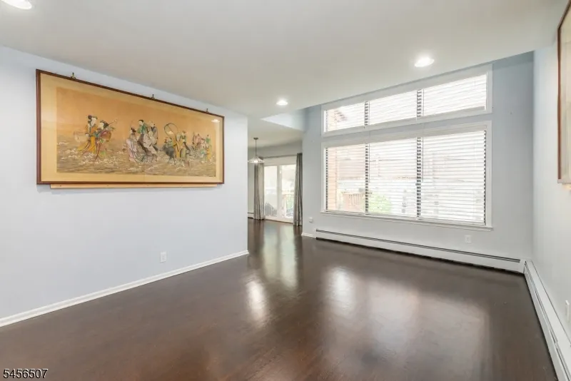 19 Schindler Dr Rockaway, NJ 07866