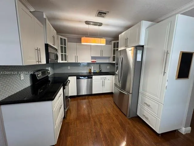 740 SE 4th Pl Hialeah, FL 33010
