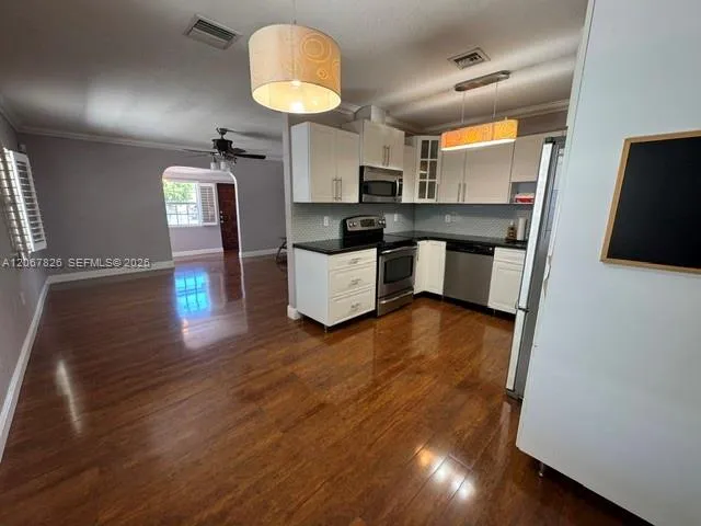 740 SE 4th Pl Hialeah, FL 33010