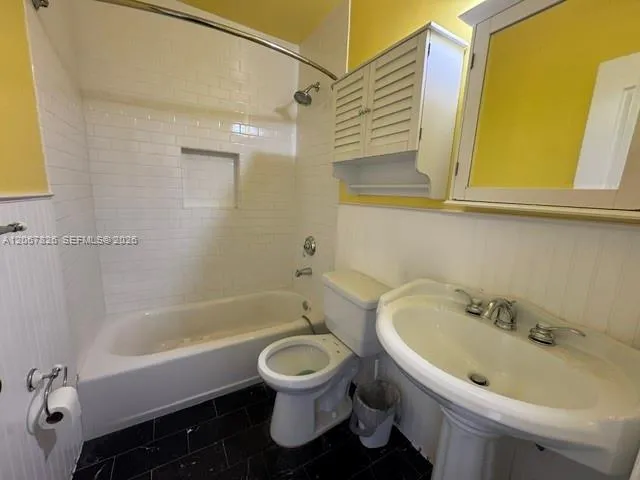 740 SE 4th Pl Hialeah, FL 33010